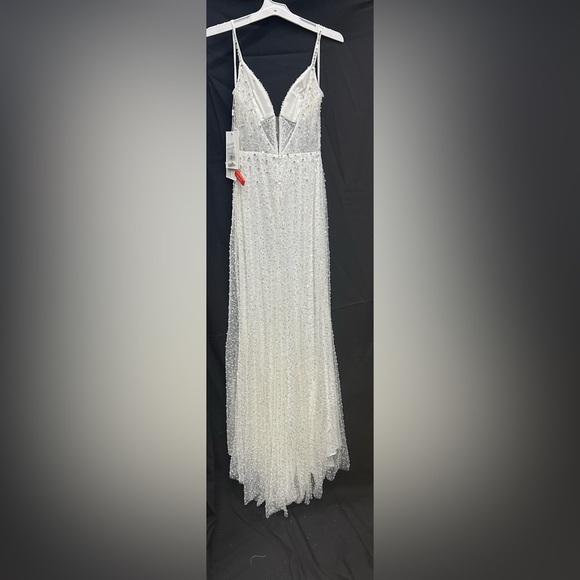 *Flawed Mac Duggal 68175 EMBELLISHED PLUNGE NECK SLEEVELESS TRUMPET GOWN - Picture 5 of 13